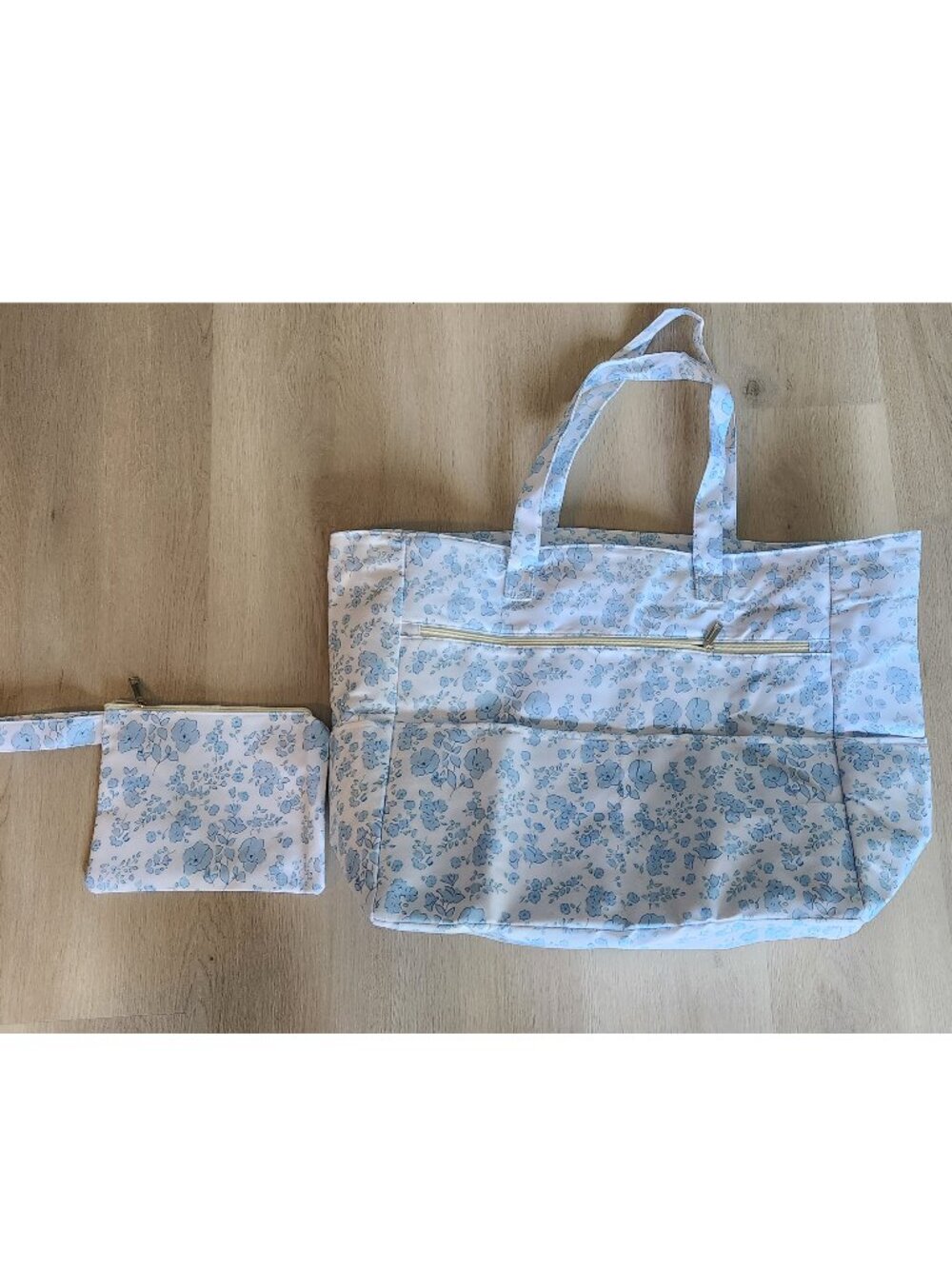 Large Beach Tote and Wet Clothes Zipper Pocket - Blue Floral